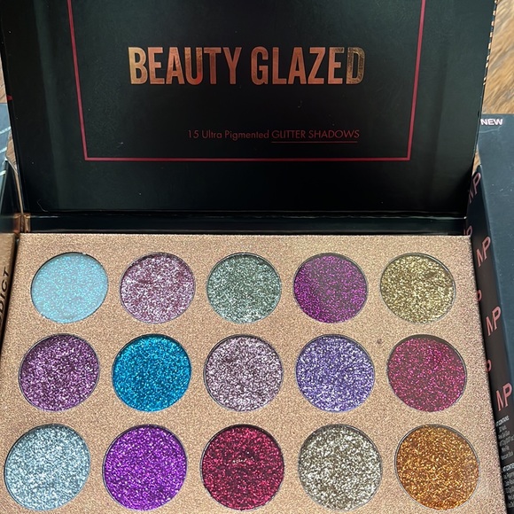 NWT! Make up set and Nails Sets x2 - Picture 5 of 5